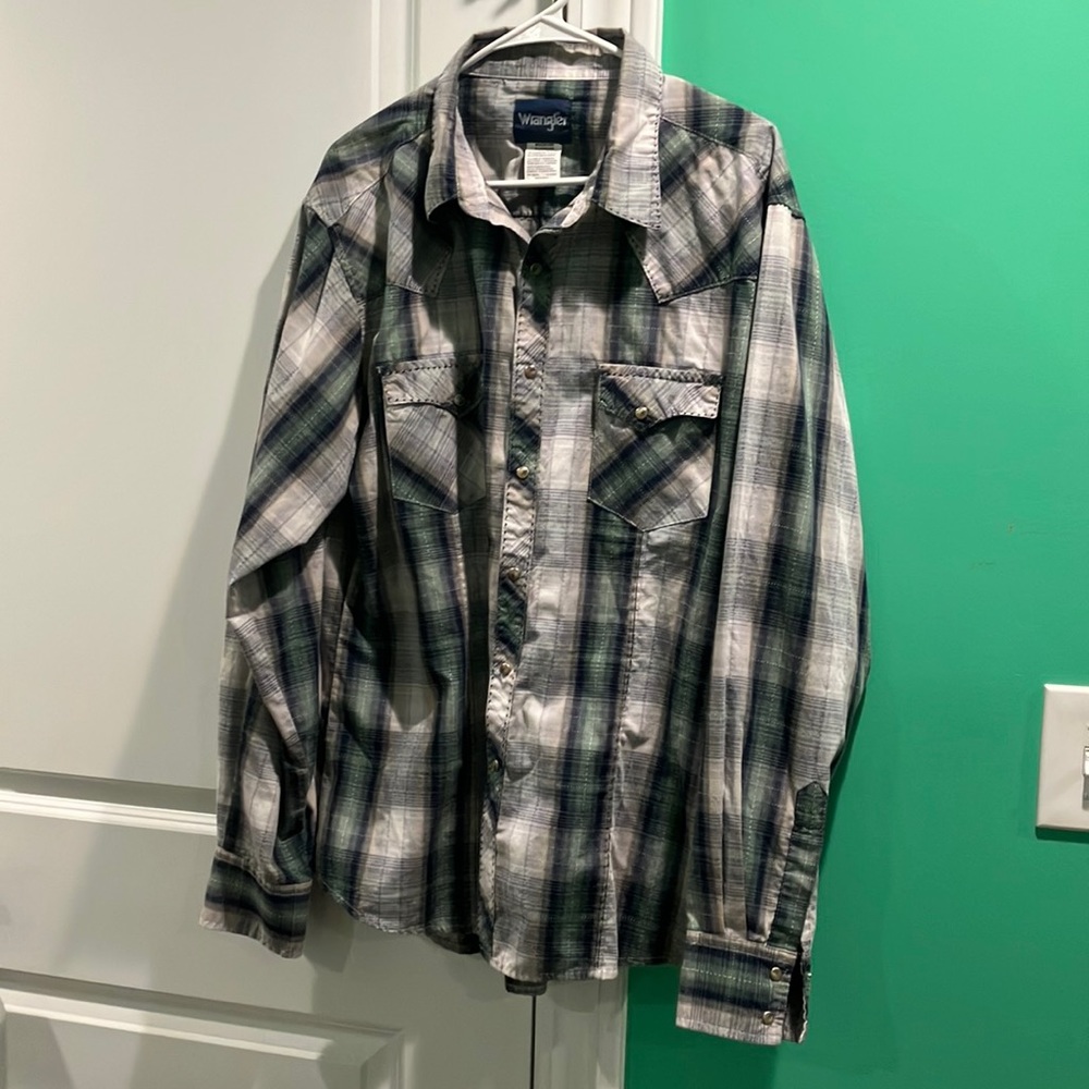 Men’s wrangler xl button down olive green, navy, gray